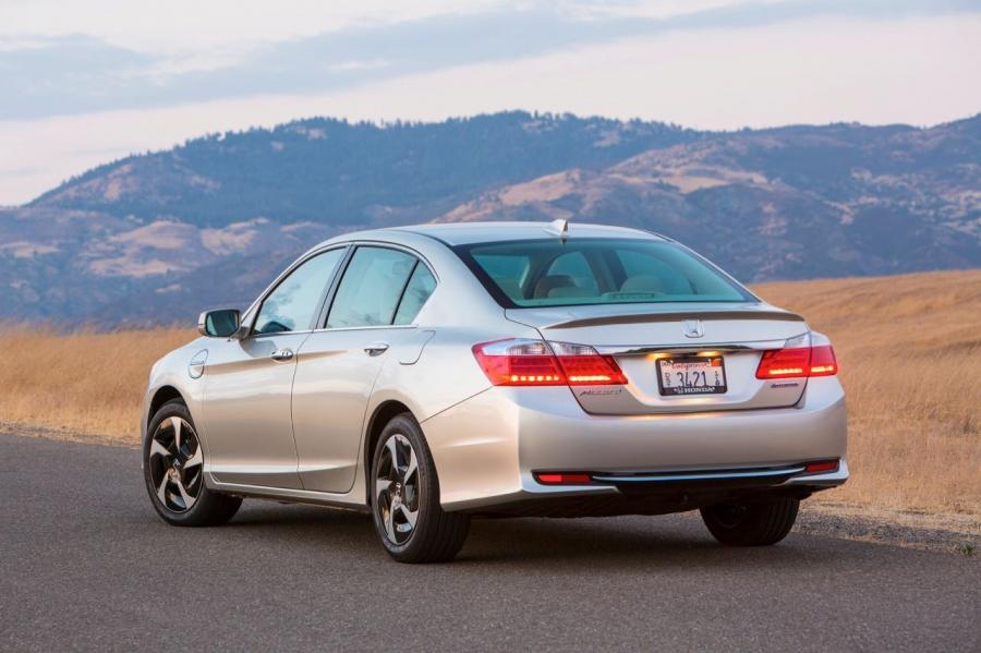  Honda Accord Plug-In Hybrid 2014 года  (фото 58 из 109)